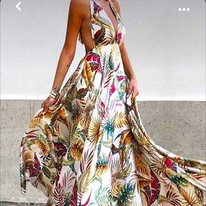 Vera dress by Rocio Osorno. Tropical print.